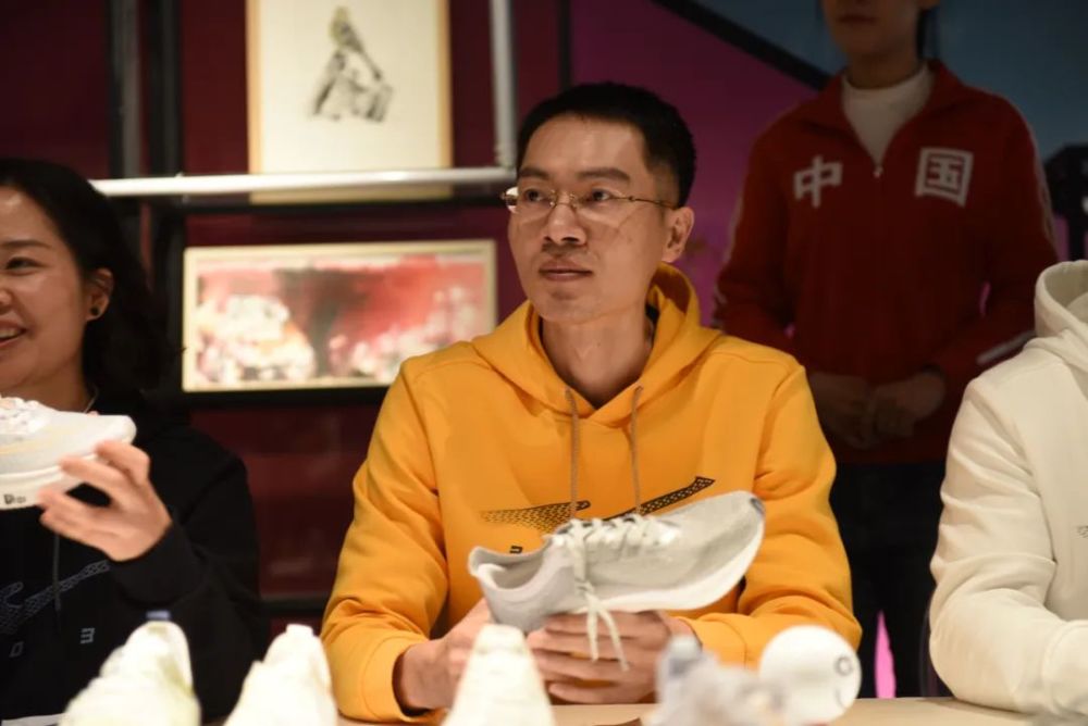 独家吴荣照鸿星尔克爆红之后