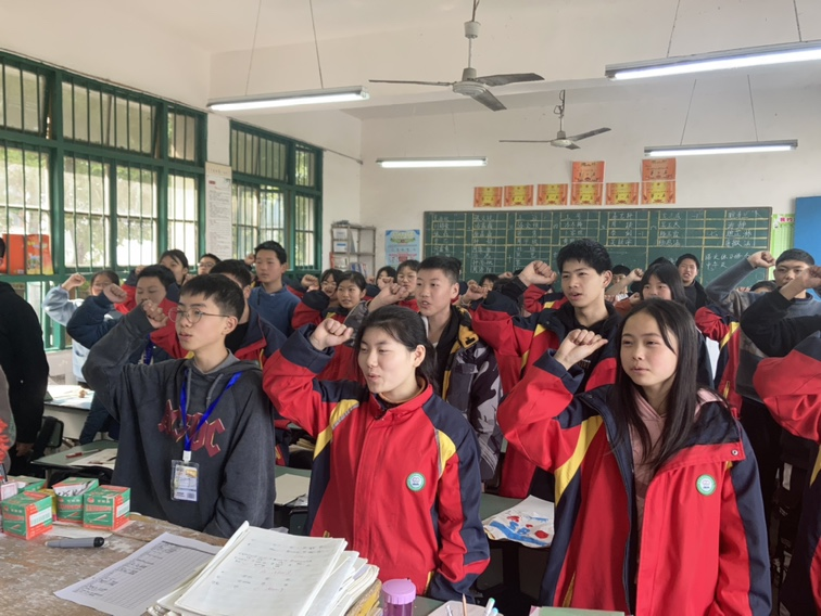 "鸣凤镇初级中学校2022年春季"开学第一堂团课"蓬溪县各学校积极开展