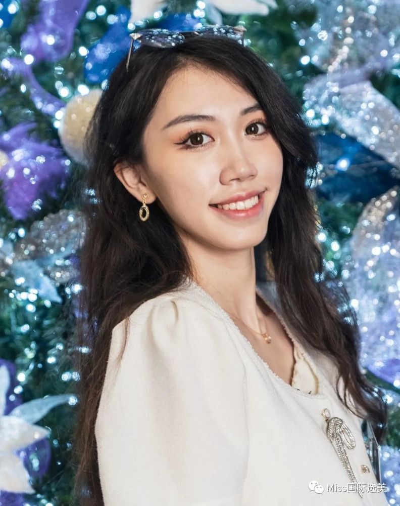 mofele巴哈马小姐:西耶娜·埃文斯阿根廷小姐:阿米拉·伊达尔戈