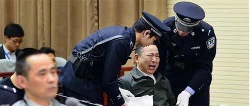 刘汉首善变首恶曾为汶川捐款5000万被抓时缴获一个排的武器