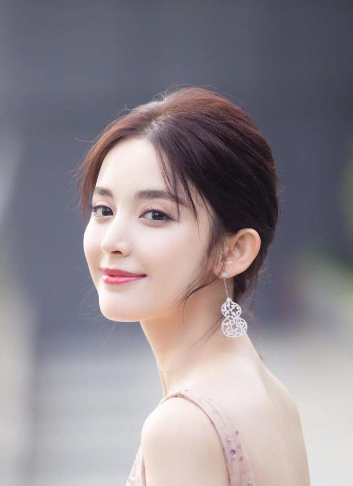 新疆异域风情女星大比拼各个貌美如花谁说成名一定要靠颜值