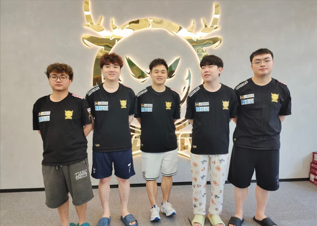 御三家再"聚首",4am两人登上战神榜,longskr达成900淘汰成就