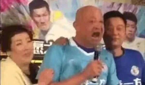 相声大师陈寒柏看不起郭德纲认6个干爹和妻子父女相称
