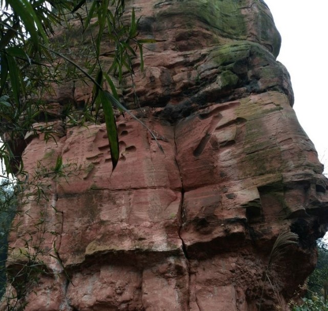 泸州纳溪鼓楼山,天生石笋欲穿天,关于它的传说颇具传奇色彩