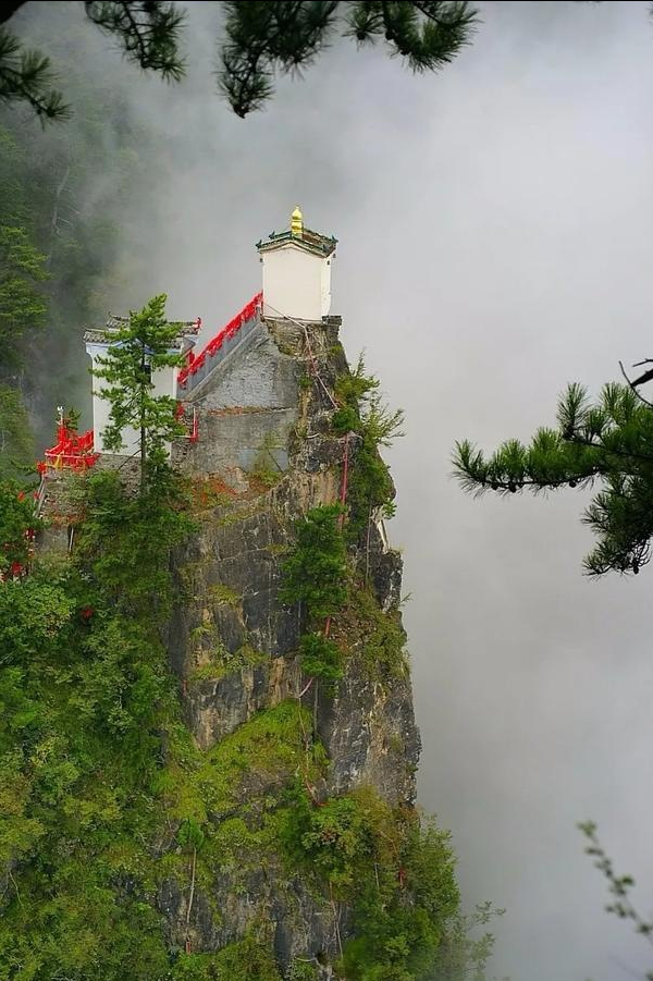 全国七座建在悬崖上的古寺风光绝美你去过几座