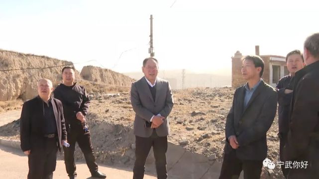 3月15日,宁武县委常委,常务副县长狄文俊调研县城周边铁路平交道口