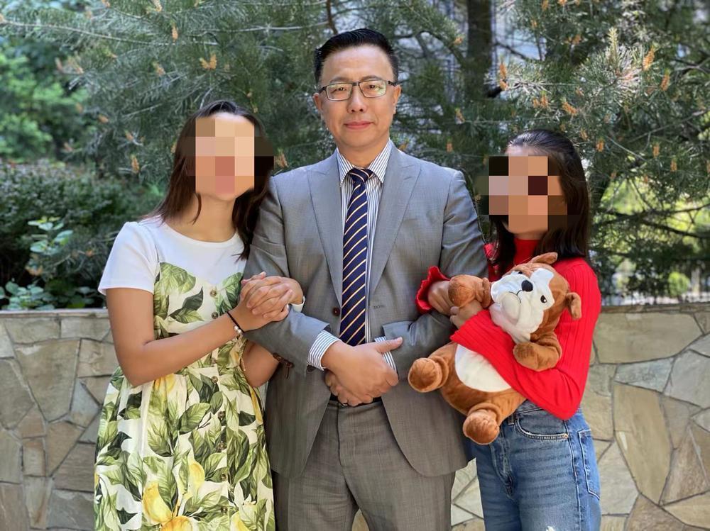 李阳和女儿但记者3月17日再次检索kim的网络社交平台,发现上述内容已