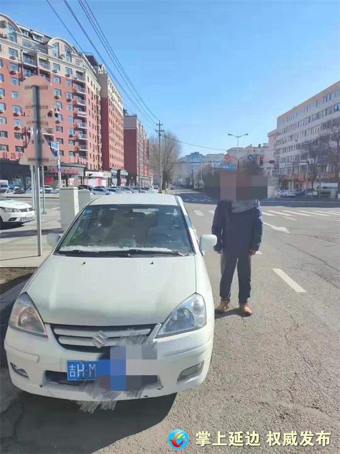 延吉交警在延吉市军民路开展静态管理工作时,发现一辆车牌号为吉hmc7