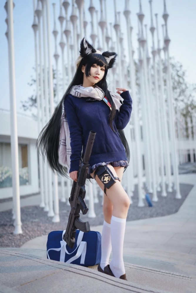 cos正片少女前线95纯白毕业季