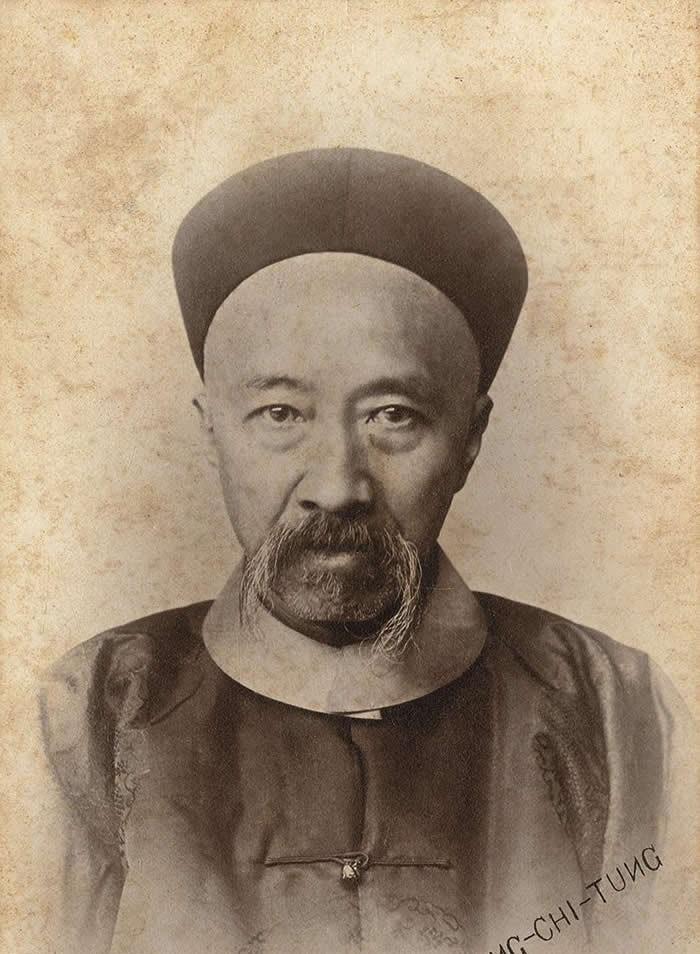 老照片湖广总督张之洞到南京出差与两江总督合影