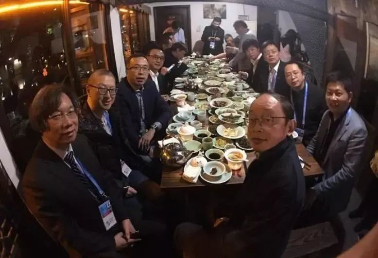 中国式饭局一般人吃的是饭大佬们吃的是局