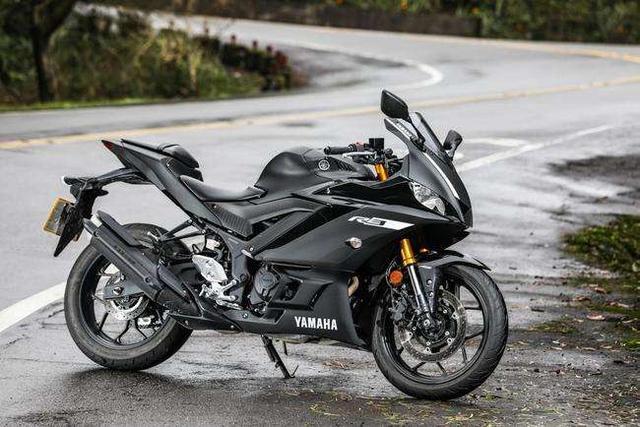 雅马哈r3ktm rc3902.