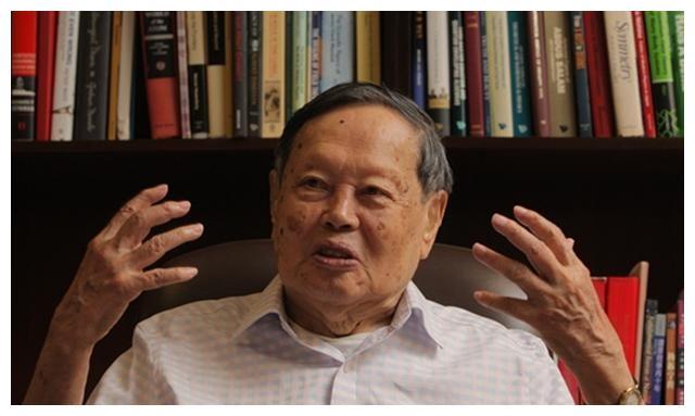 97岁杨振宁曾罕见分享长寿秘诀,坦言要活到108岁,翁帆一脸平静