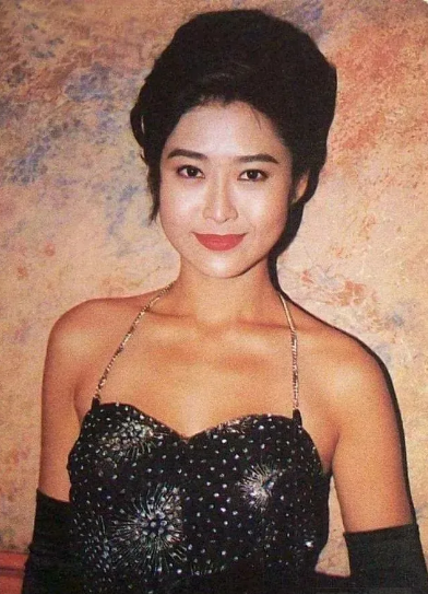 9位拍过风月电影的香港女明星,美貌背后,命运各不相同