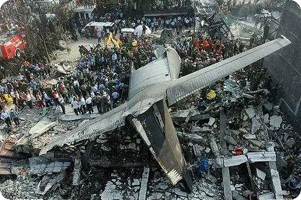 飞机是如何出现事故的盘点近代史上最严重的十个空难