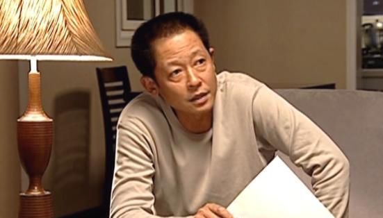 当年王志文请了一位亲戚做保姆比一般的保姆工资高十倍没多久保姆的