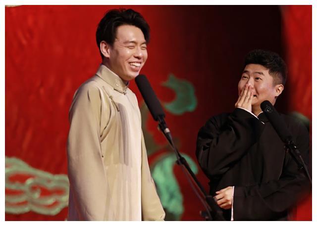 德云社捧哏联盟依次给靳鹤岚捧哏渡劫天尊顺利渡劫惊喜