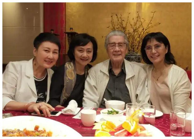 吴玉华和前夫汪俊有缘无份二婚嫁给画家后儿女双全无遗憾
