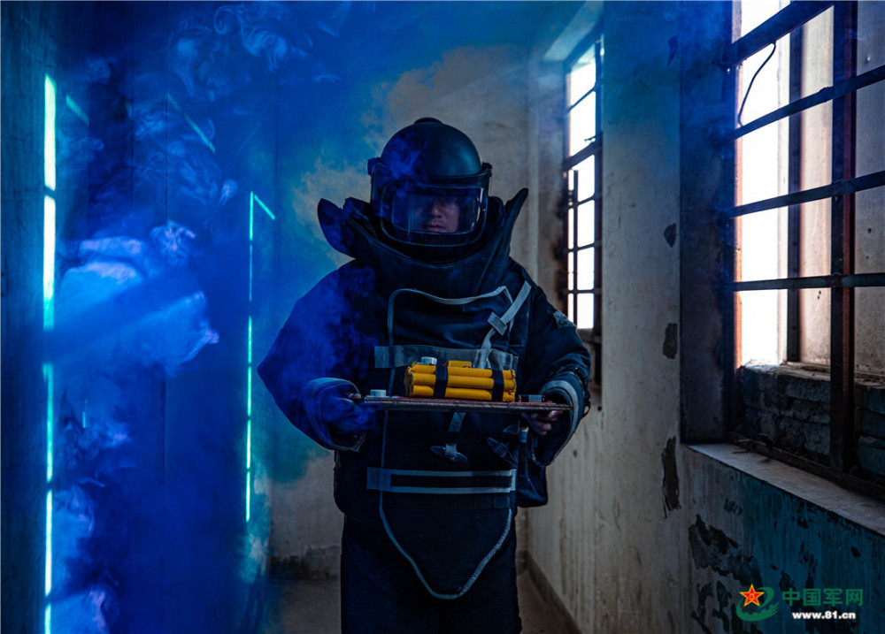 组图丨武警上海总队机动第二支队掀起春季大练兵活动