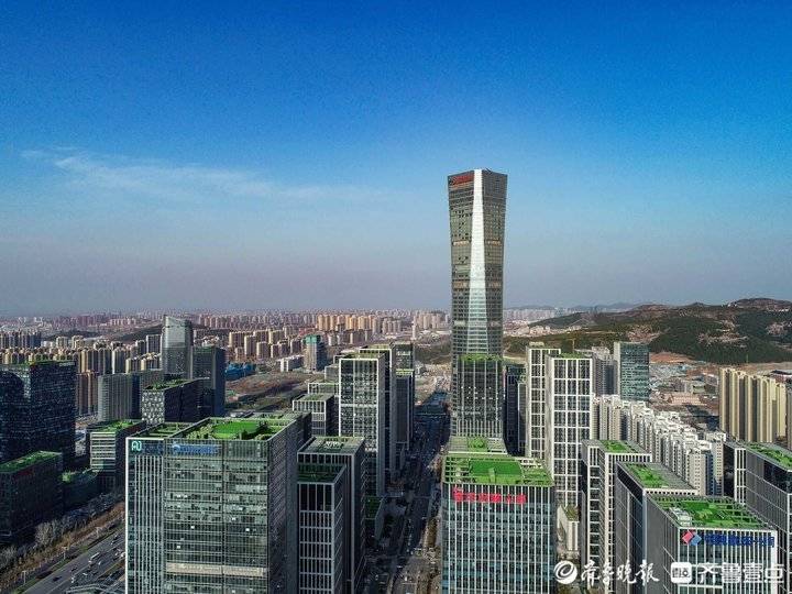 随着济南cbd超过400米的大楼即将封顶,云鼎大厦"济南第一高"的称号也