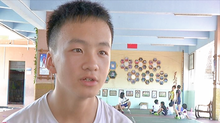 靠一根绳子和努力,从大山深处跳到世界舞台的"光速少年"多次获得