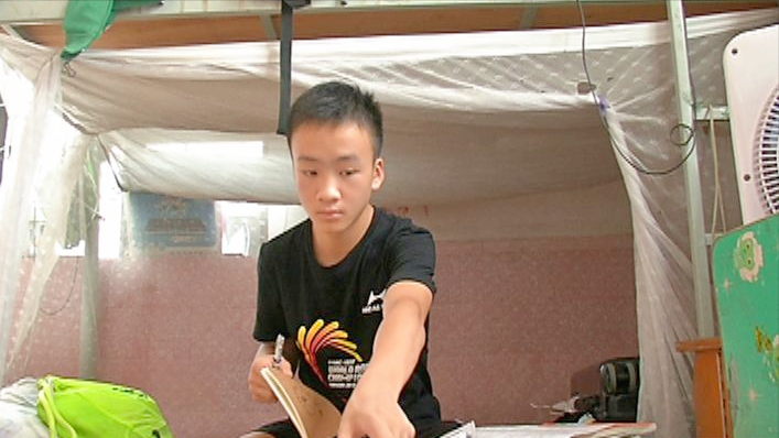 靠一根绳子和努力,从大山深处跳到世界舞台的"光速少年"多次获得
