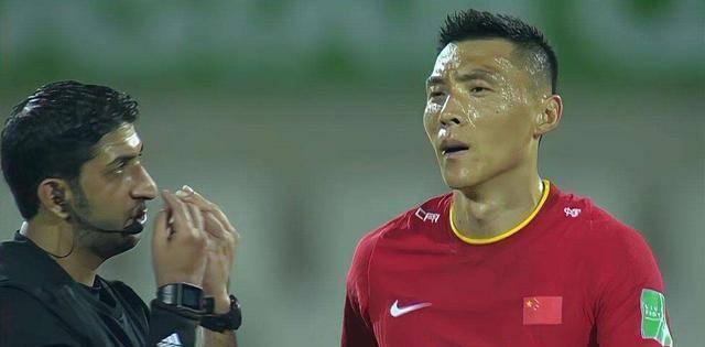 世预赛于大宝散步说明中国足球已经到了不破不立的地步