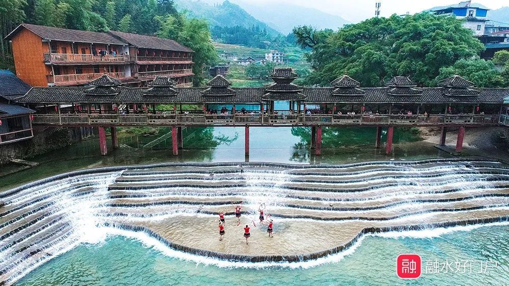 重磅融水雨卜景区山地越野车游玩项目酷炫上线驰骋峡谷冲水过坎好过瘾