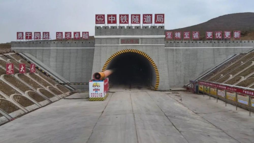 朔州集大原高铁恒山隧道建设快速推进中