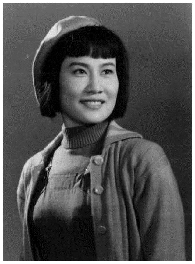 张瑞芳画传39张老照片从幼年到94岁不同阶段风采见证美丽人生