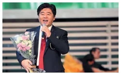 歌唱家王洁实与平凡女工妻子相爱一生每个月工资都按时上交