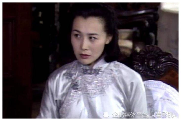 无论是性格还是事业都能够互补的两人很是甜蜜了一段时间.