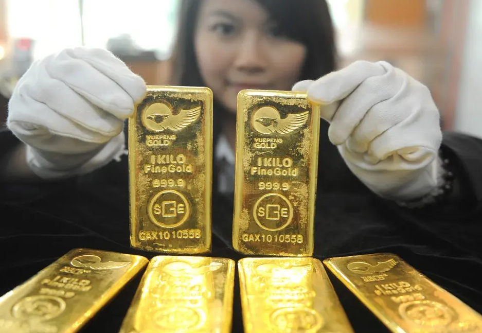 100万买的金条涨到150万但是银行却不愿意要金店出价也只有90万