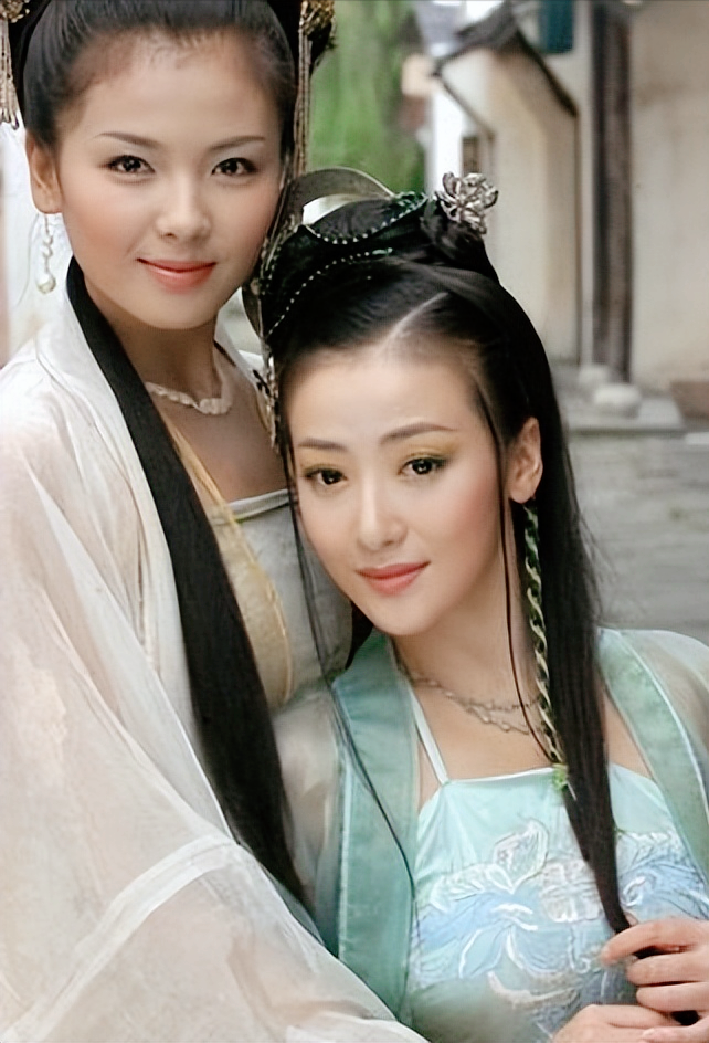 2006年,刘涛与潘粤明合作主演的古装神话剧《白蛇传》首播,她在剧中