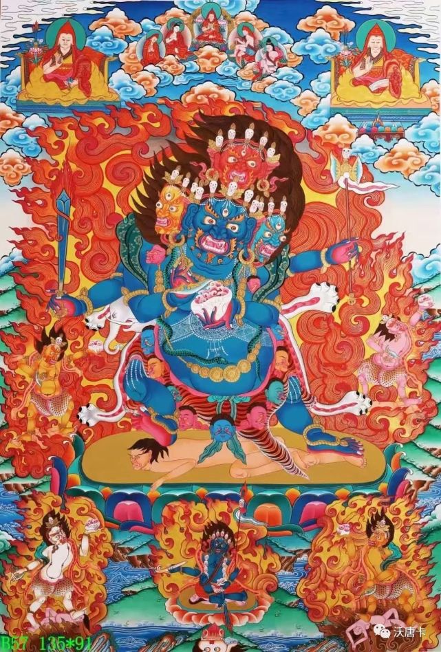四臂玛哈嘎拉,身黑蓝色,一面四臂,三目圆睁赤红,发如劫火上扬,须眉似