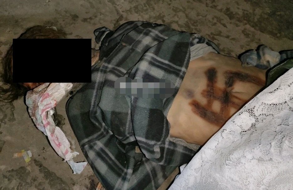亚速营驻地残忍一幕女子被伤害腹部被刻纳粹万字符