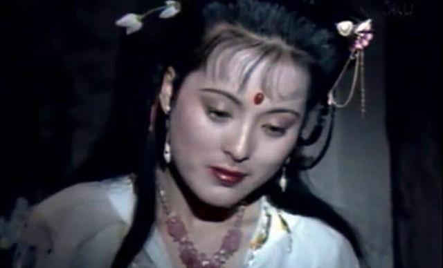 在87版《聊斋》中花仙子香玉的造型就非常令人惊艳.