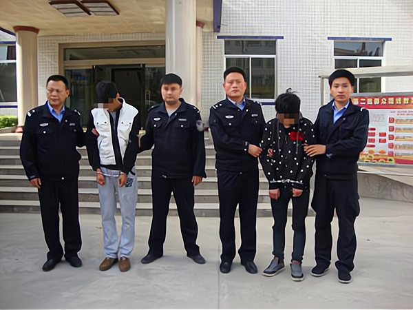 2001年南充接连发生4其恶烈案件,造成6人死亡,其中还有初三学生