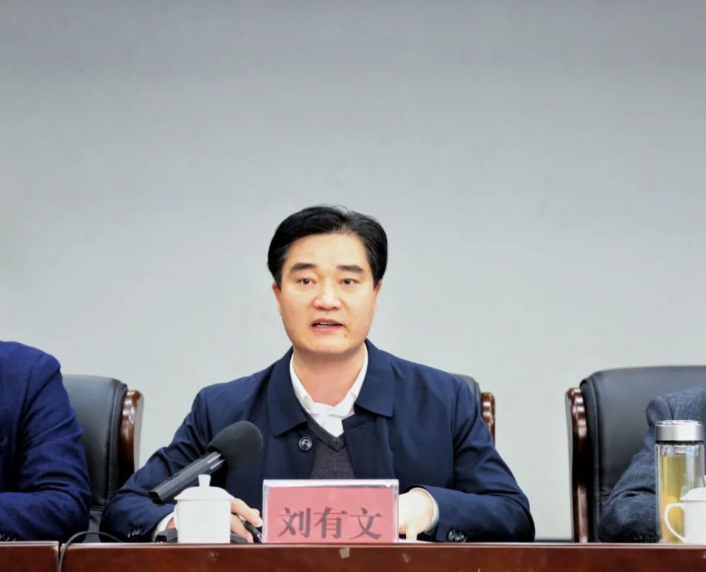 区委副书记刘有文传达中央,自治区,桂林市农业工作会议精神.