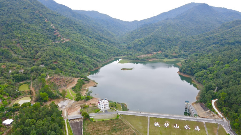 中山铁炉山全景图