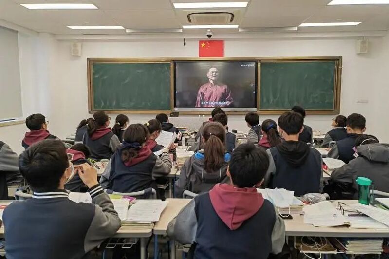 学校就是孩子们在上海的家准封闭管理下复旦附中民族班的生活安全又有