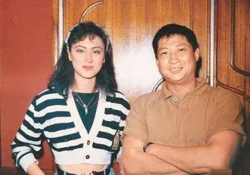 他曾是李小龙的点拨与小14岁港姐结婚如今40岁仍单身