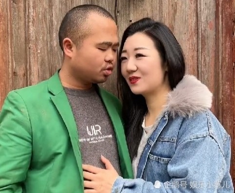 到了2021年底,兴哥和结巴妹走到了一起,视频中,看到兴哥抱得美人归,还