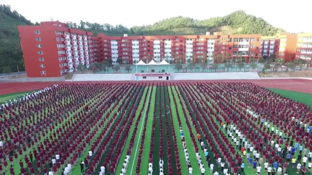 十堰东风国际(集团)学校欢迎您