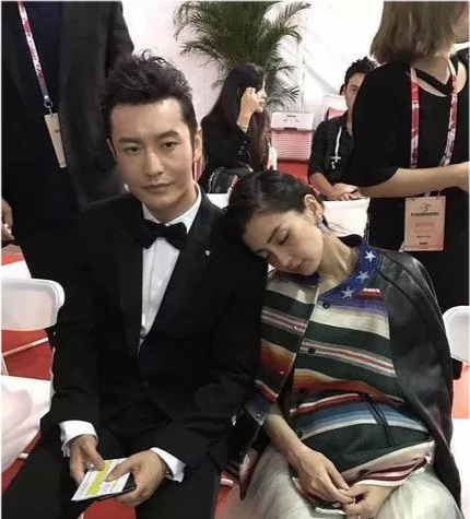 黄晓明我家baby要生宝宝了我得去陪她