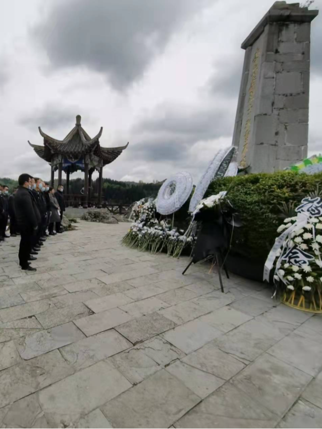 实践中心总监制:黄方华监 制:刘春林编 审:潘应琴编 辑:杨鹏