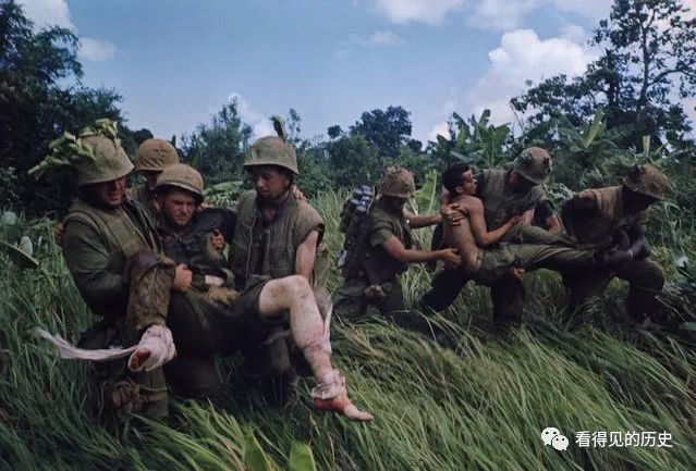 顾问安纳波利斯的上尉唐纳德·布朗上尉在西贡以西15英里处袭击越共时