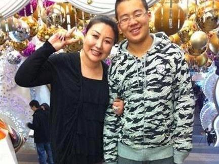 郭德纲的老婆王惠才是最心机的把郭麒麟俩父子吃得死死的