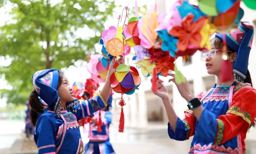 品壮族绣球,喜迎壮族传统节日"三月三"在广西传统节日三月三到来之际