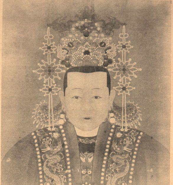 不久后,钱太后先行病逝,按照明朝的礼法,只有嫡皇后才能与皇帝合葬.